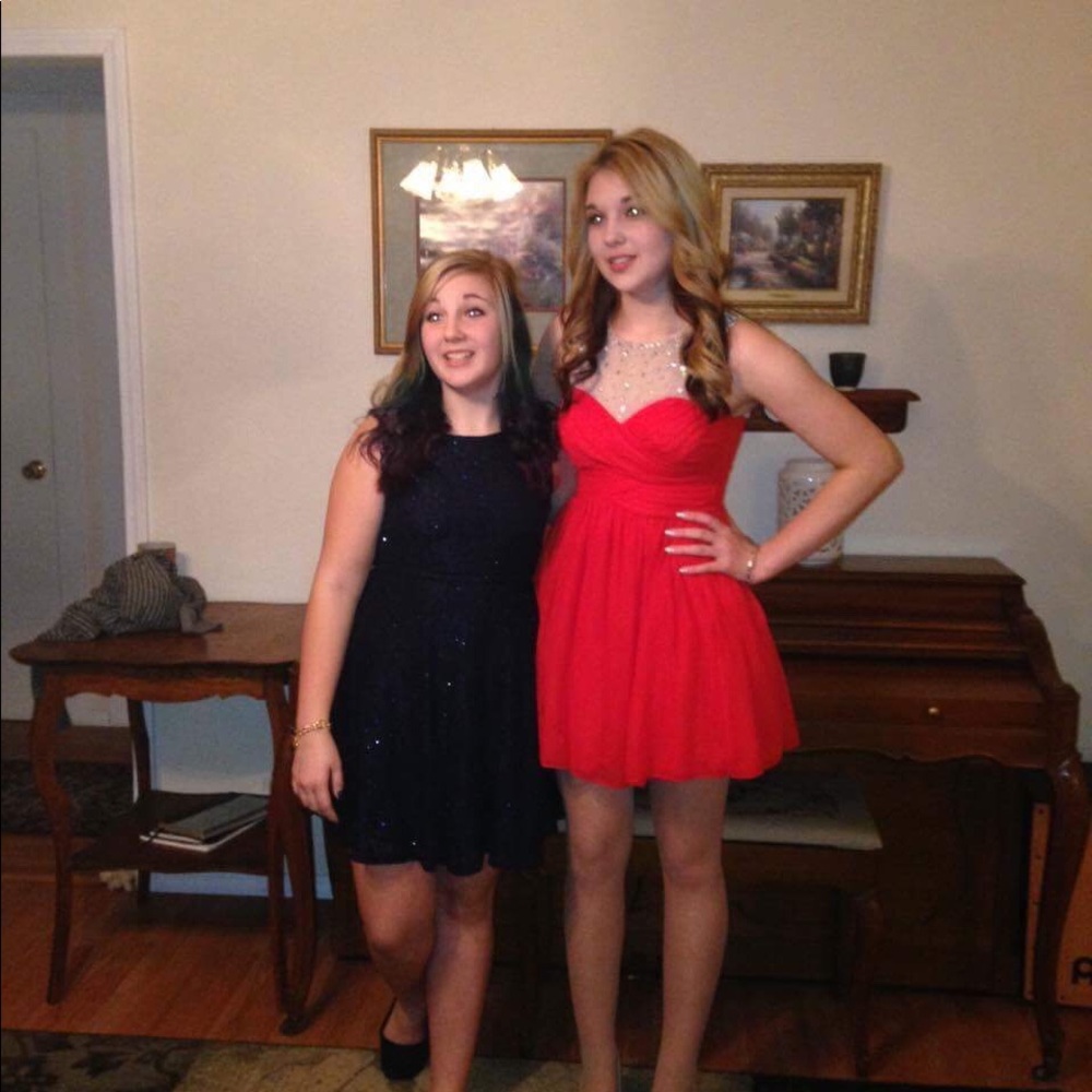 RED DRESS PROM